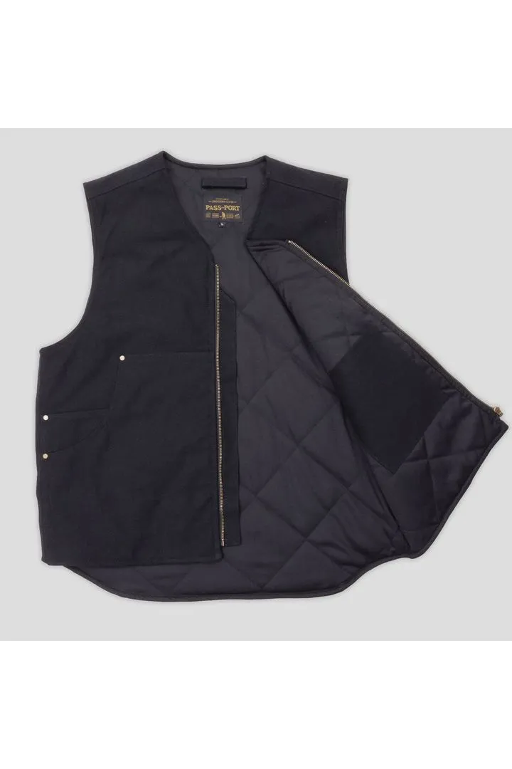 Passport Diggers Club Vest Black