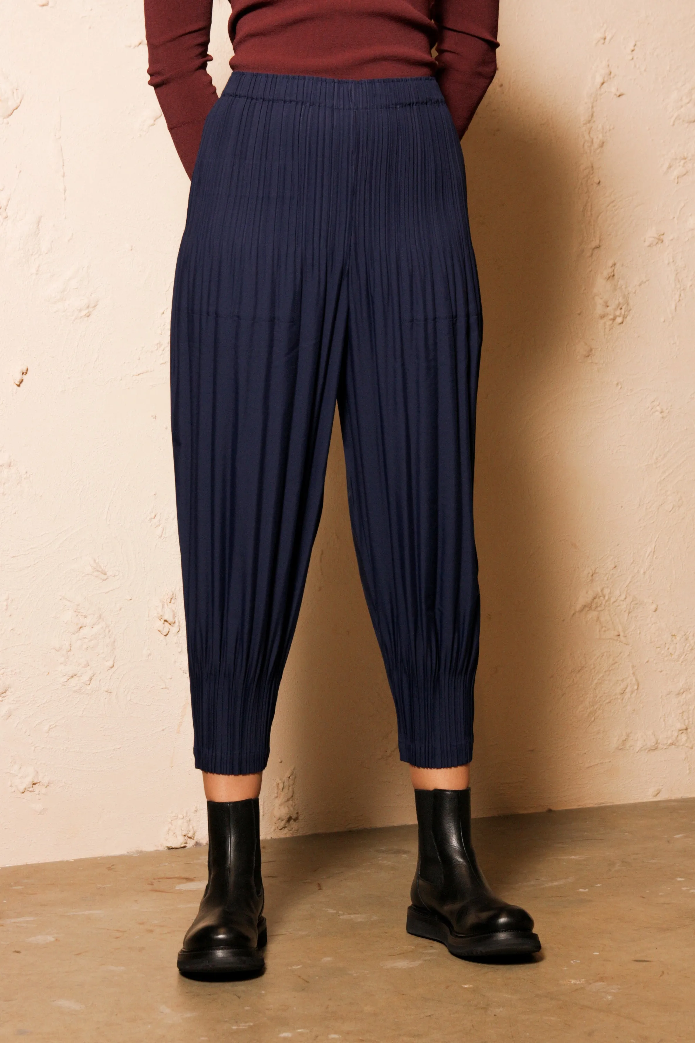 Puffy Pleats Trousers Navy