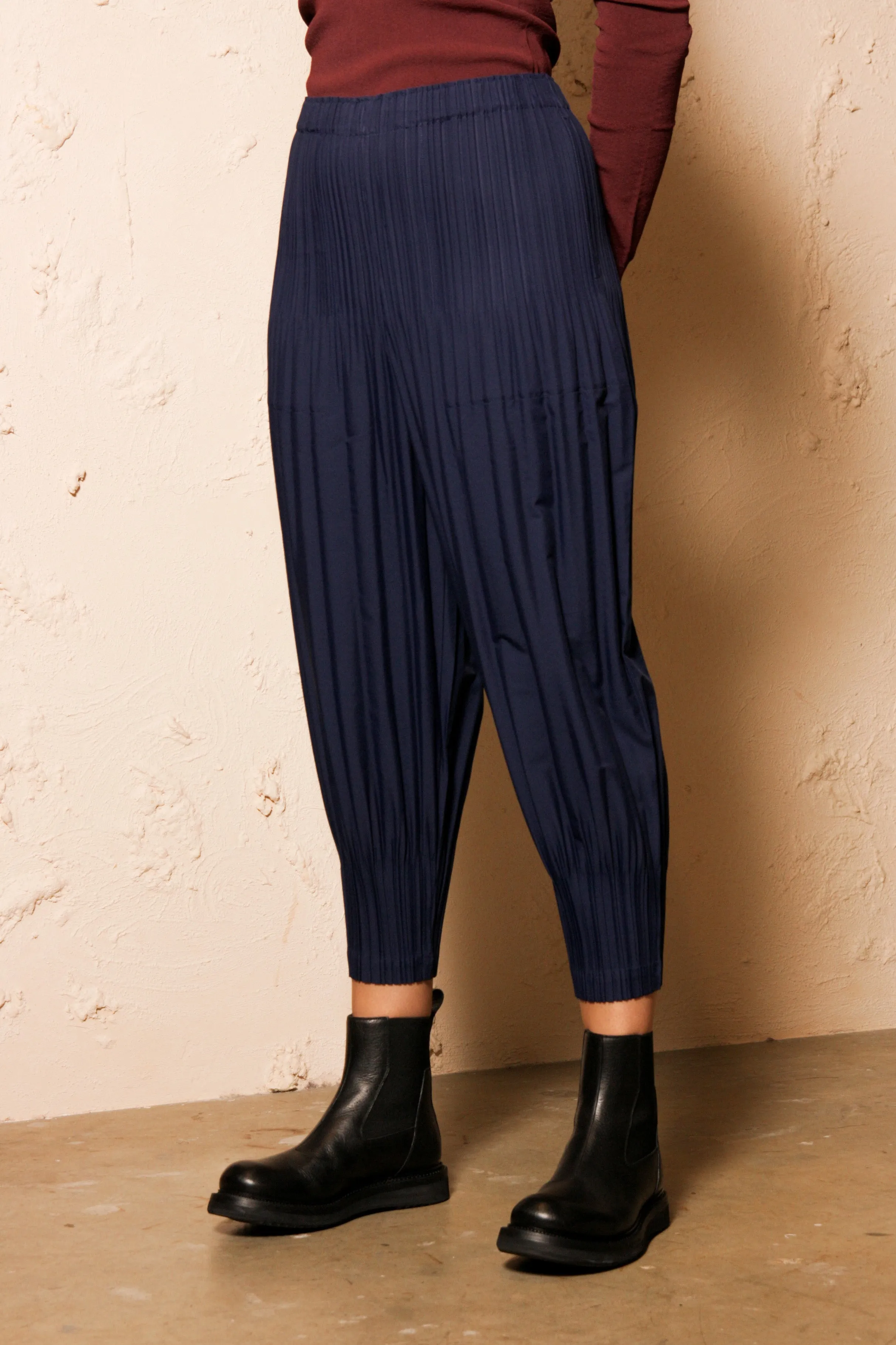 Puffy Pleats Trousers Navy