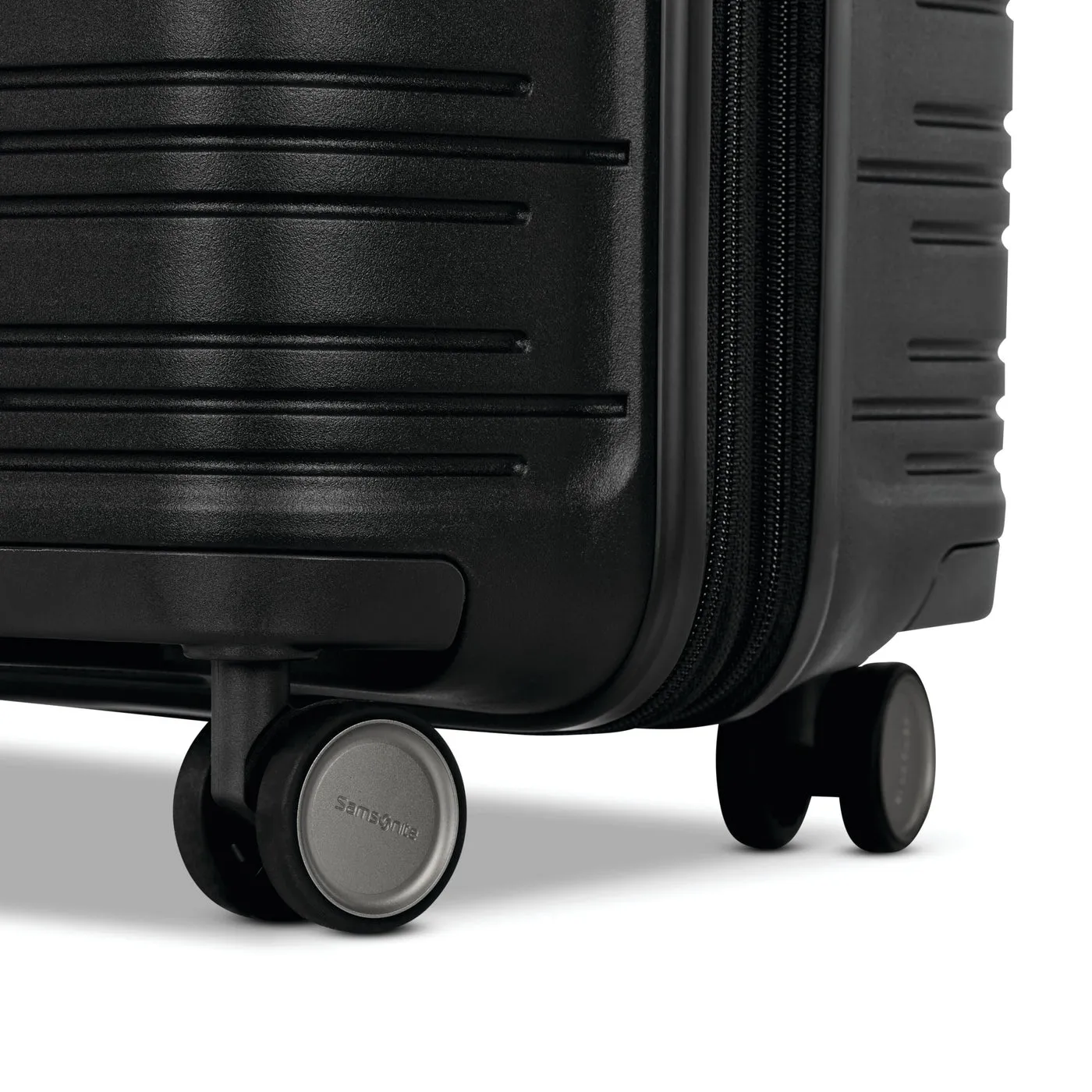 Samsonite  Elevation Plus Glider Medium Luggage